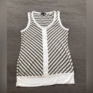 Bundle 3 for $10. Taupe, cream and white flattering V-neck tank top in EUC